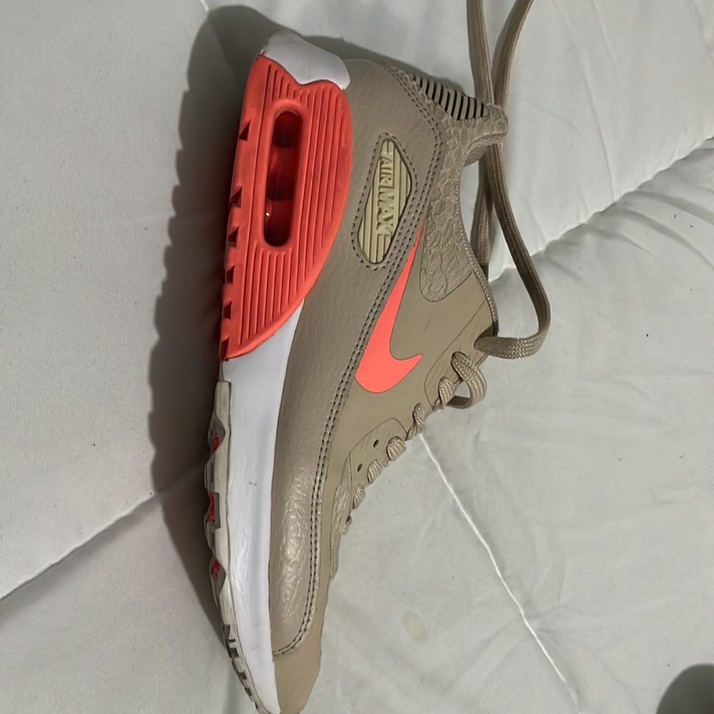 Size 7 lady’s Nike max - Picture 2 of 4